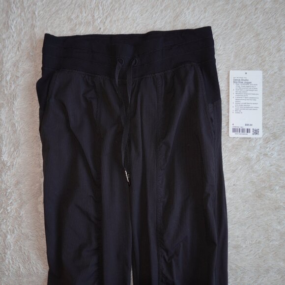 Women's Size 4 Lululemon Dance Studio Mid-Rise Jogger, Black, Full Length - Picture 6 of 11